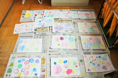 しゃぼん玉を描きました 2年生 丹波市立小中学校ポータルサイト