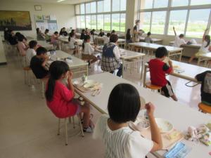 給食