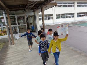 写真2　学校案内