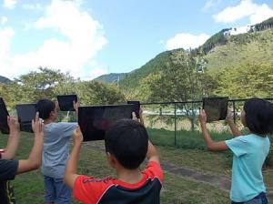 タブレットパソコンで雲の観察