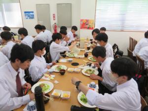 昼食