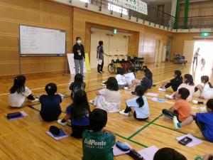 社会福祉協議会の方からお話を聞いています。