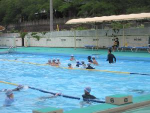 水泳クラブ