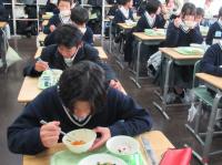 給食3