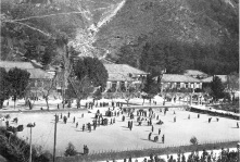 和田尋常小学校前景