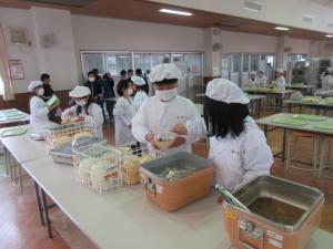 給食当番