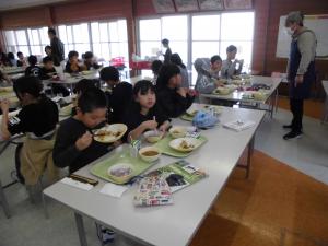 給食