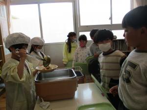 給食