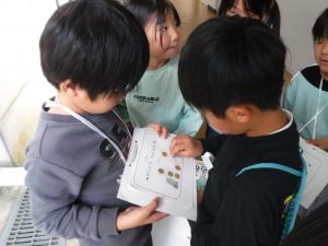学校探検３