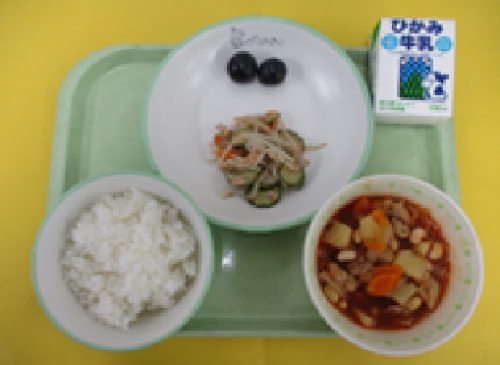 給食（ぶどう）