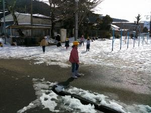 雪遊び１