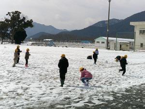 雪遊び２