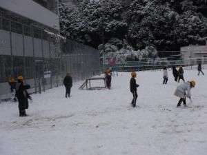 雪遊び２