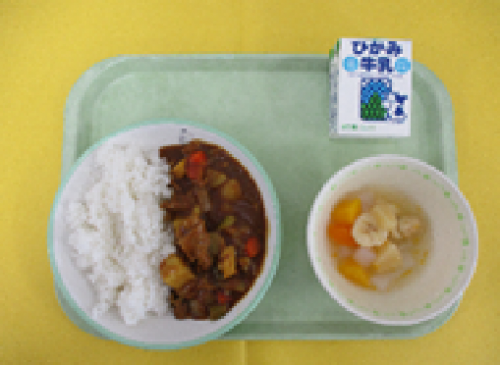 給食（フルーツポンチ）