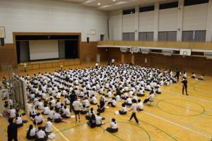 全校集会