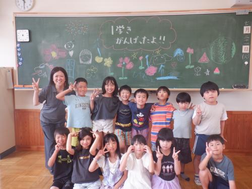 ７