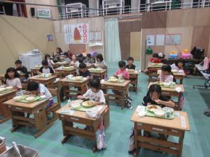 給食