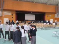 会場