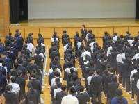 全校集会